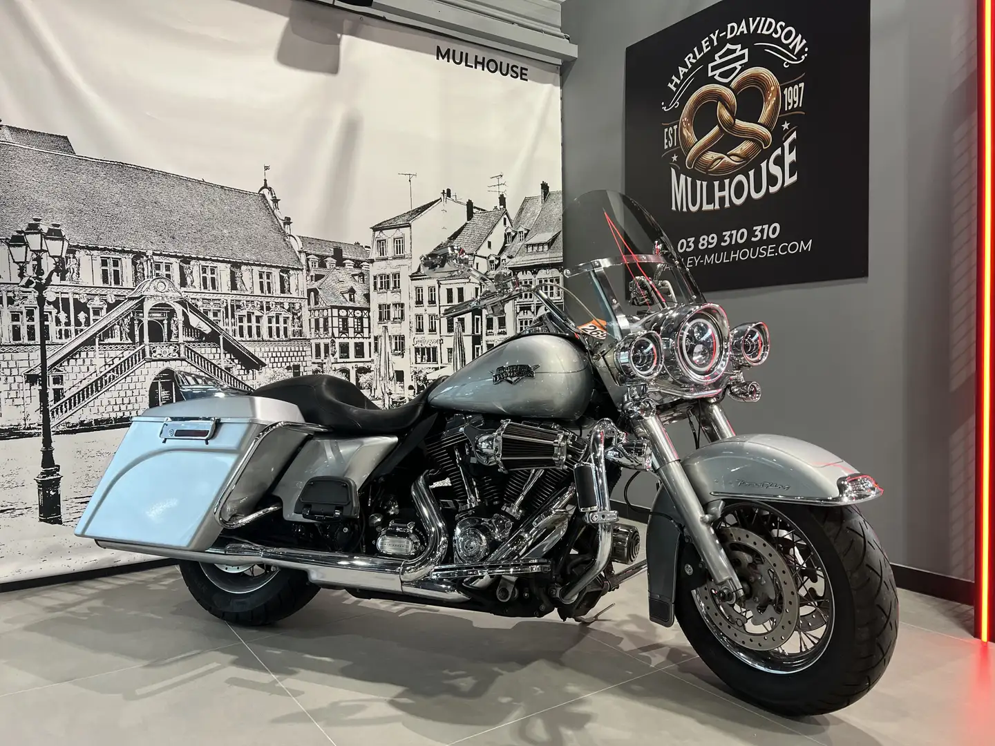 Harley-Davidson Road King Gris - 1