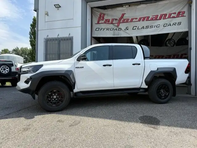 Toyota Hilux GR SPORT 204 cv MILD HYBRID MY 2025