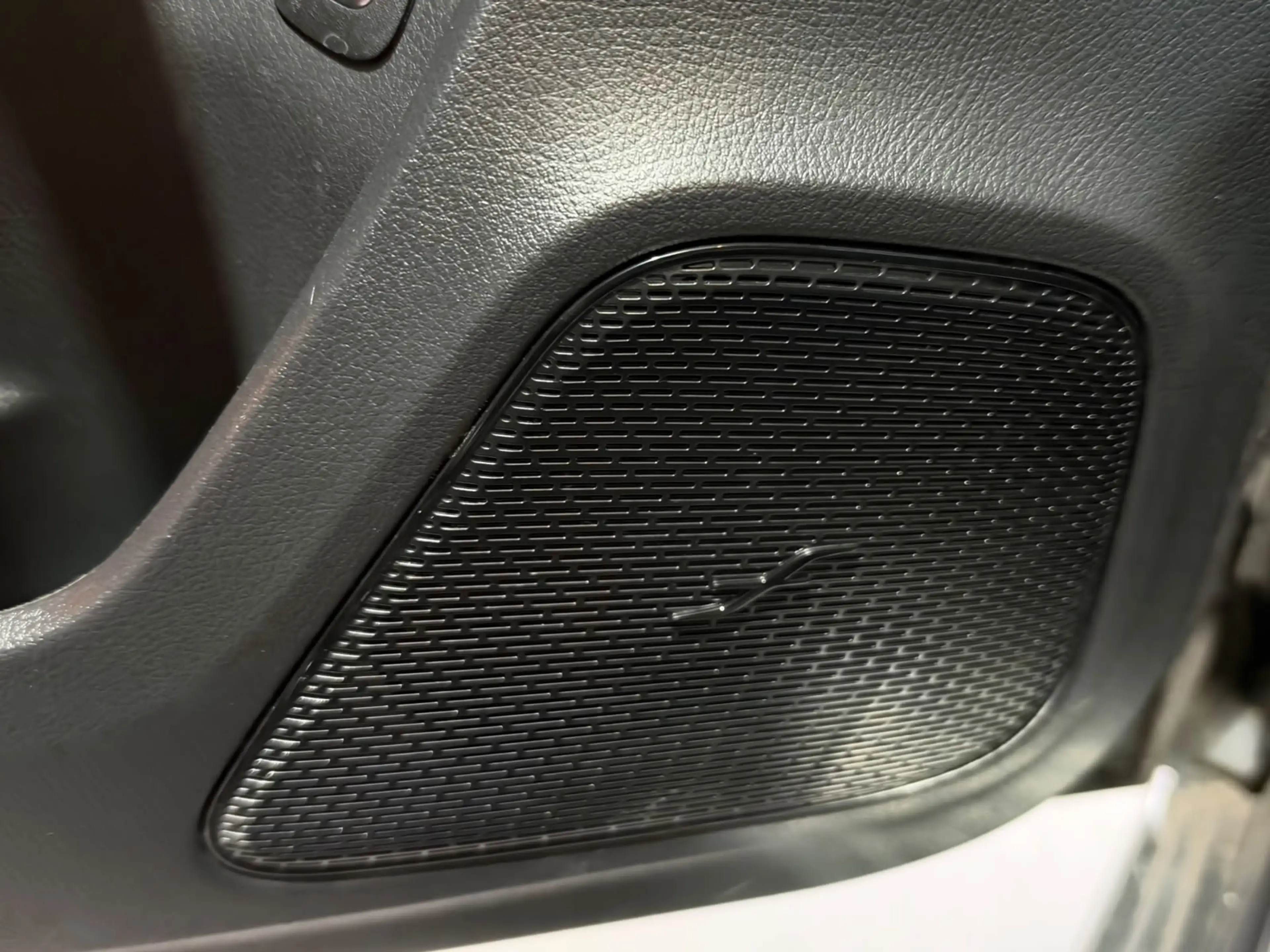 Mercedes-Benz A 250 e AMG Limited|PANO|Black Edition — photo 12