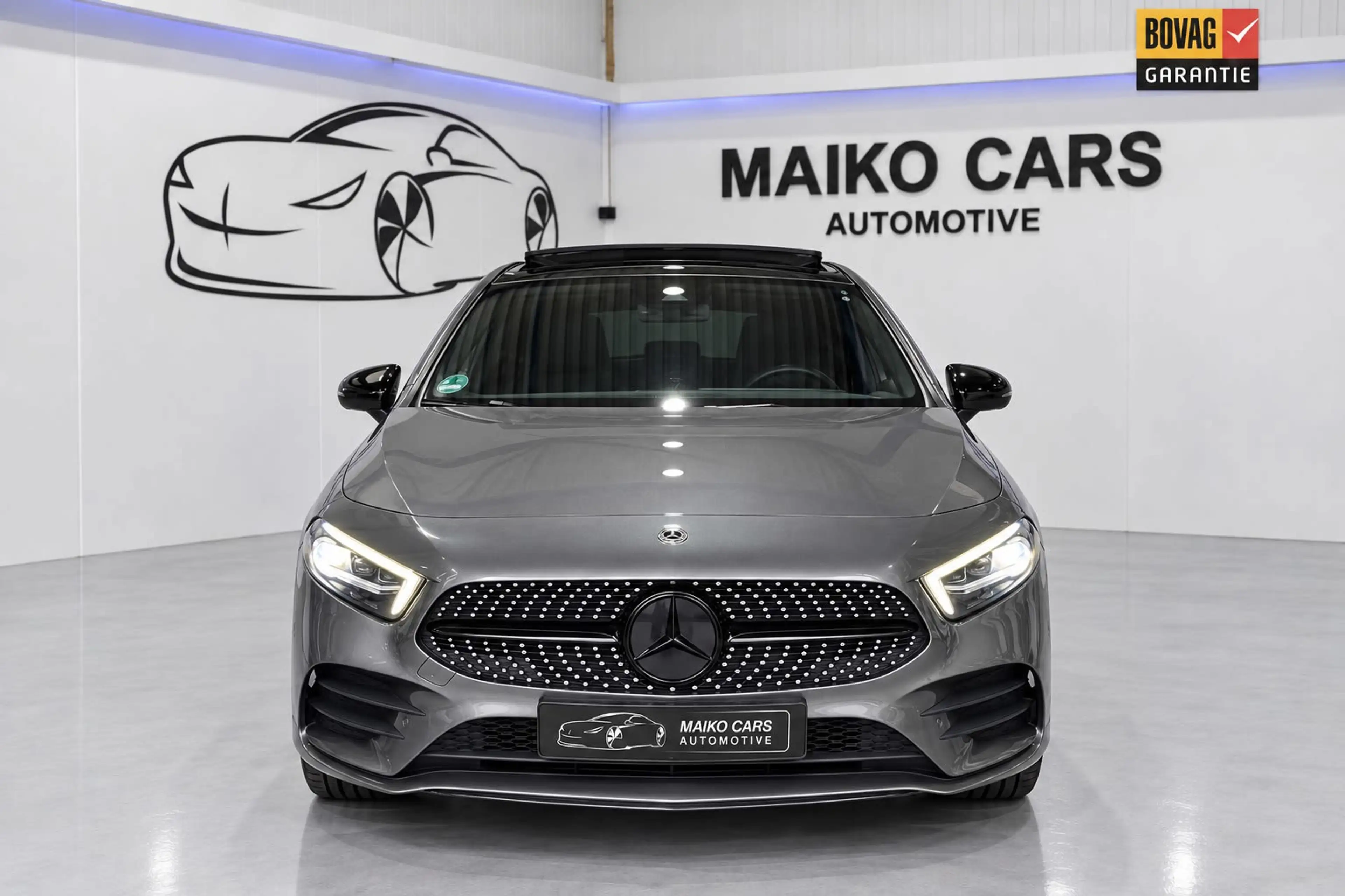 Mercedes-Benz A 250 e AMG Limited|PANO|Black Edition — photo 4
