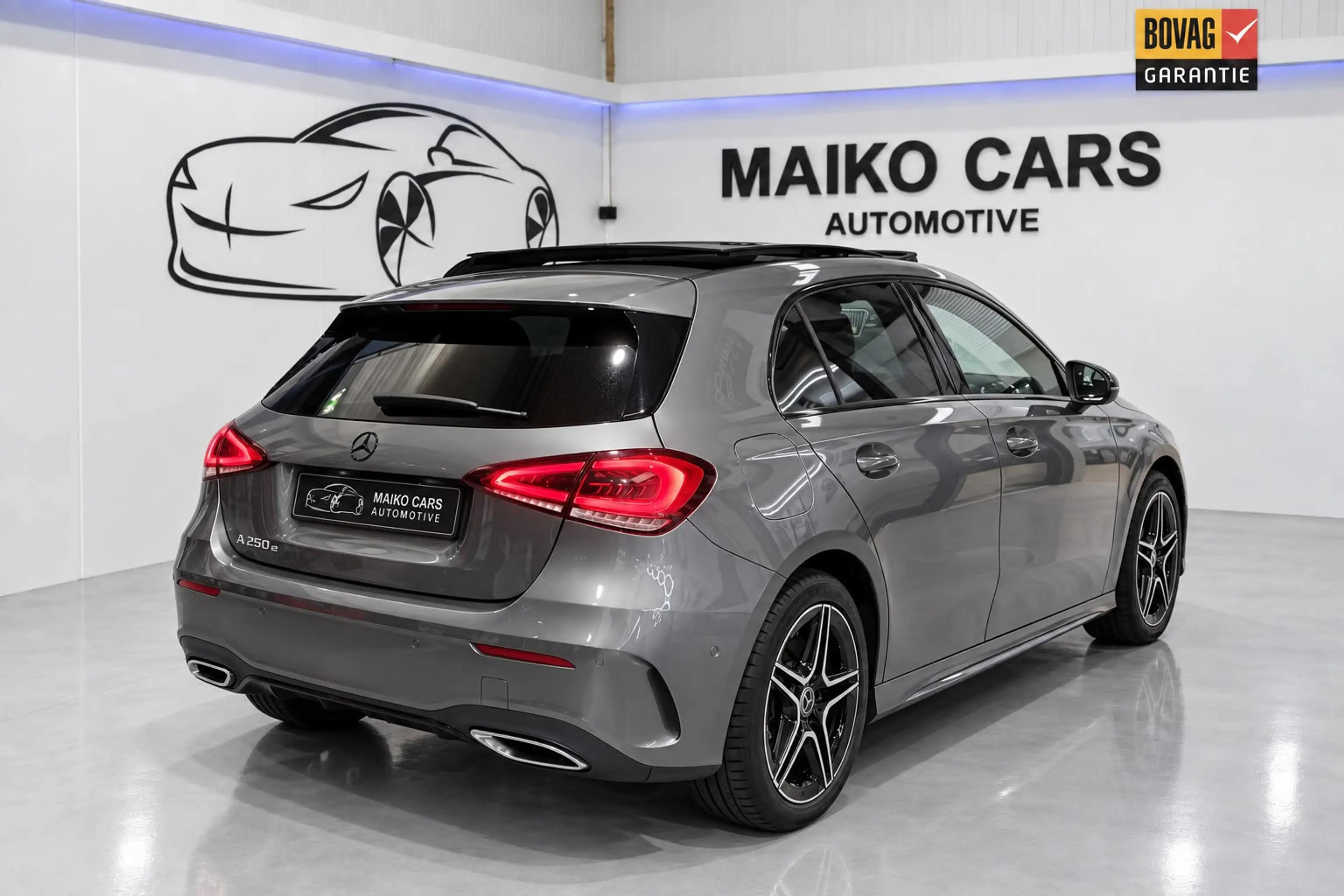 Mercedes-Benz A 250 e AMG Limited|PANO|Black Edition — photo 2