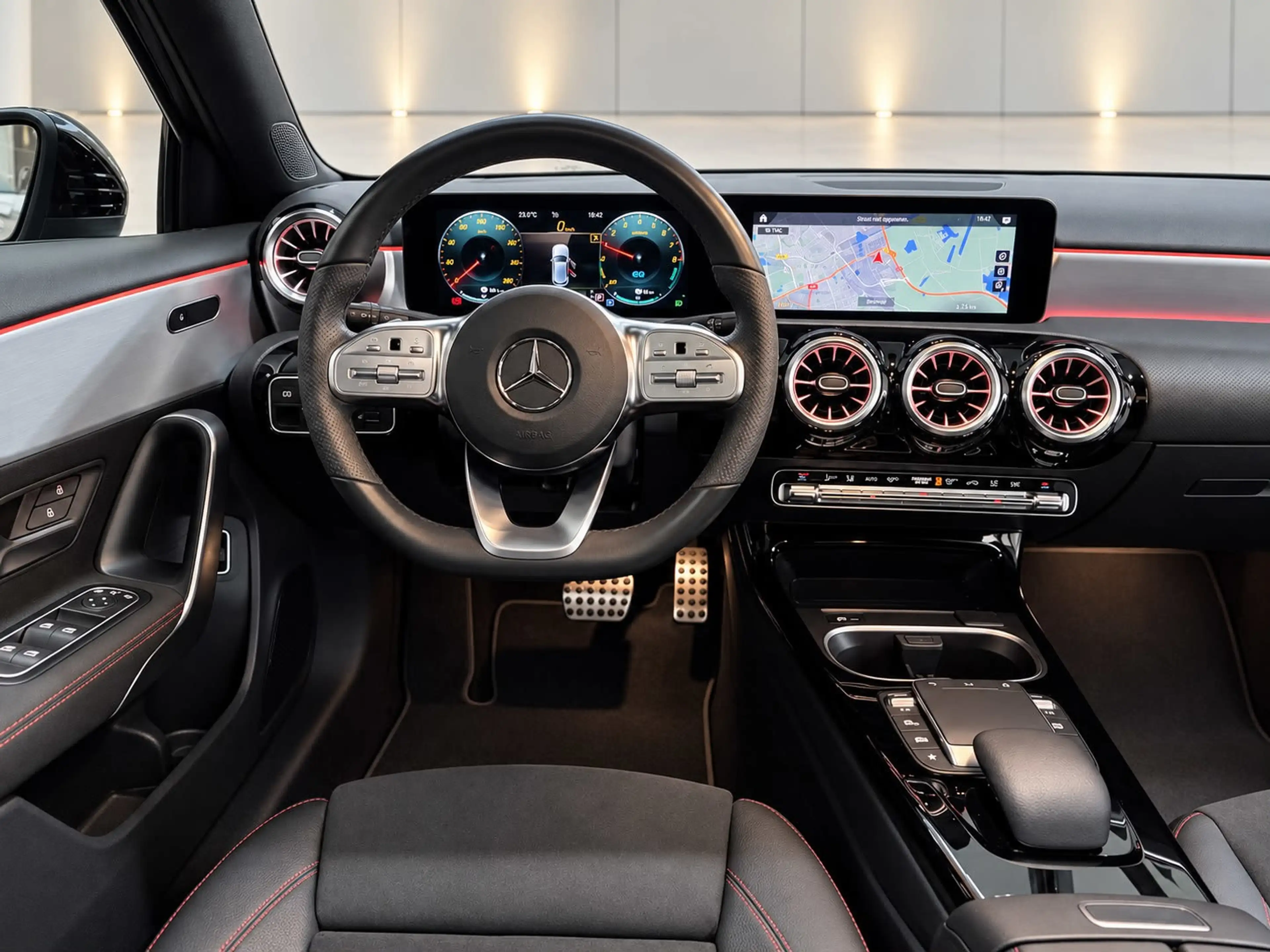 Mercedes-Benz A 250 e AMG Limited|PANO|Black Edition — photo 9