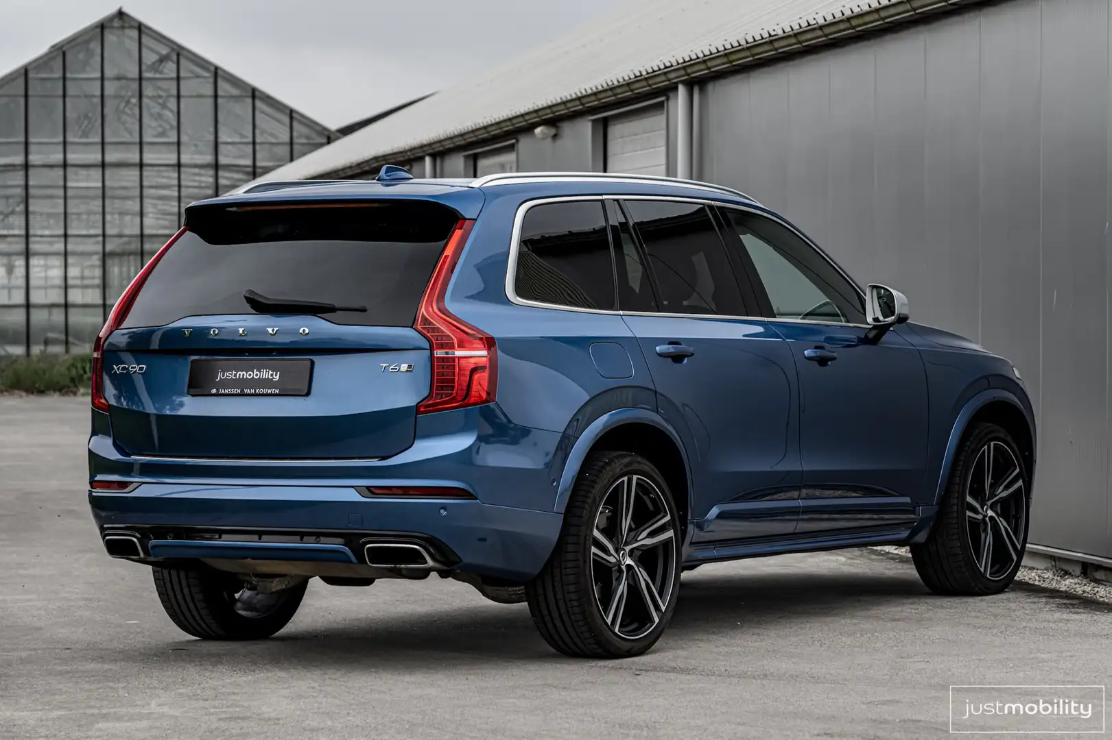 Volvo XC90 2.0 T6 AWD (320PK) R-DESIGN, PANO, 7PERSOONS Blauw - 2