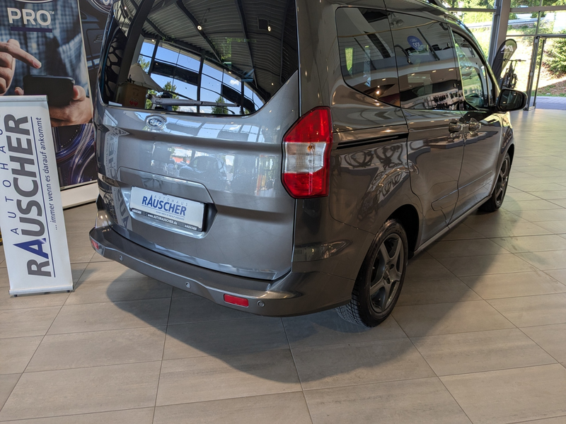 Ford Tourneo Courier Titanium — photo 3