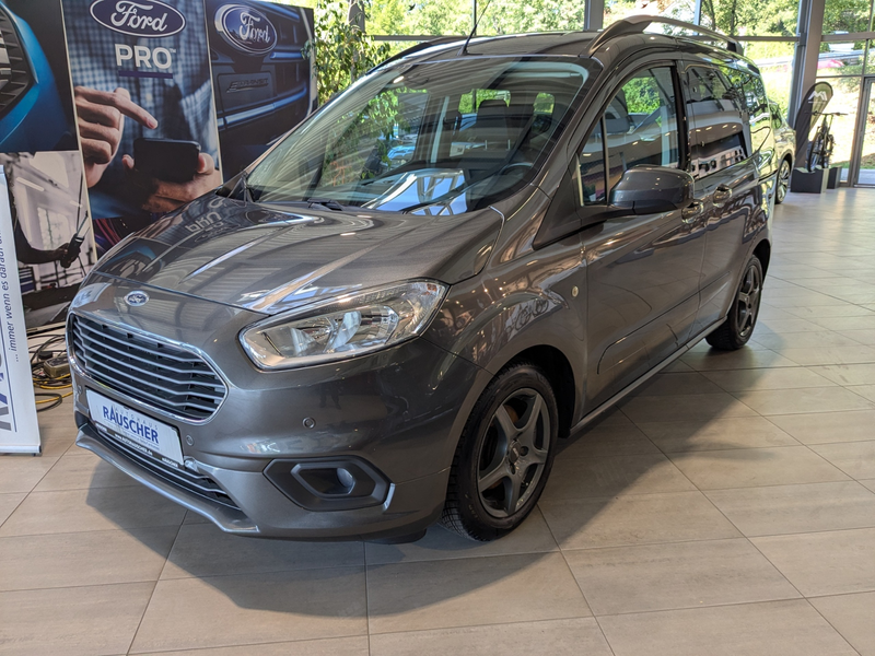 Ford Tourneo Courier Titanium — photo 2