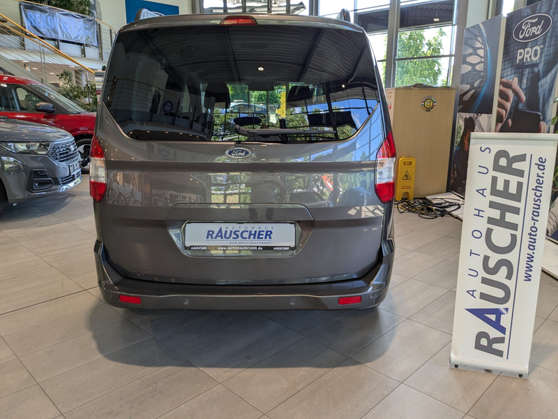 Ford Tourneo Courier Titanium — photo 5