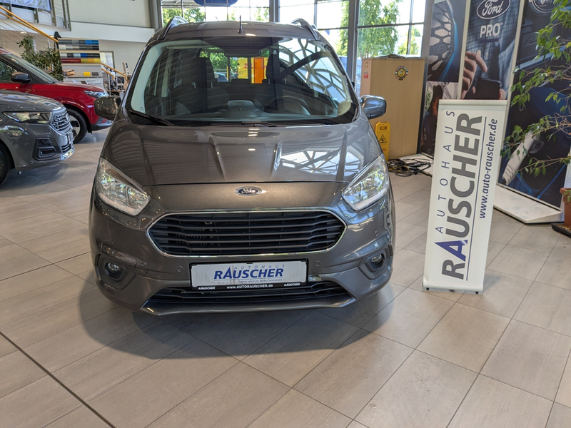 Ford Tourneo Courier Titanium — photo 4