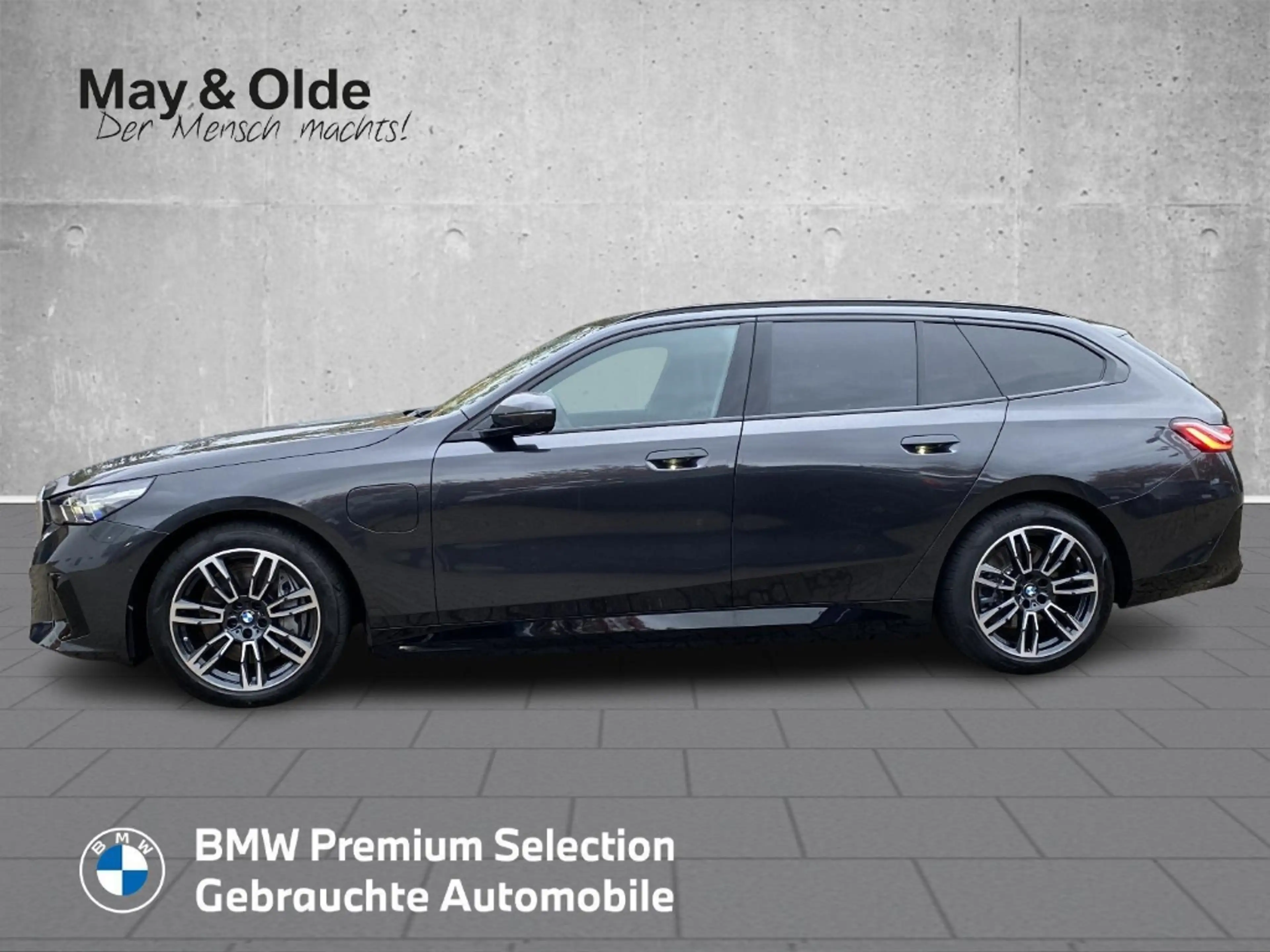 BMW 550 e xDrive Touring M Sport HUD AHK Pano Navi Memory — photo 2