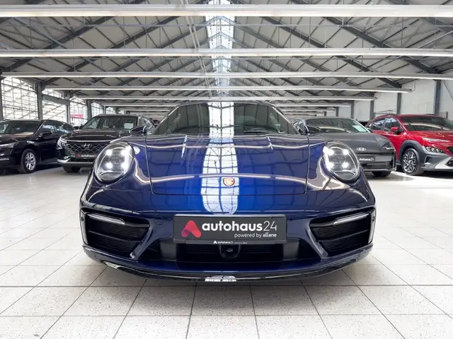 Porsche 911 view 2