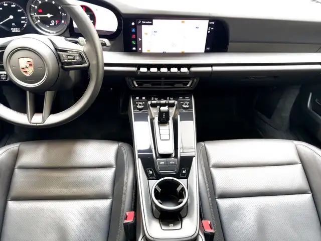 Porsche 911 view 15