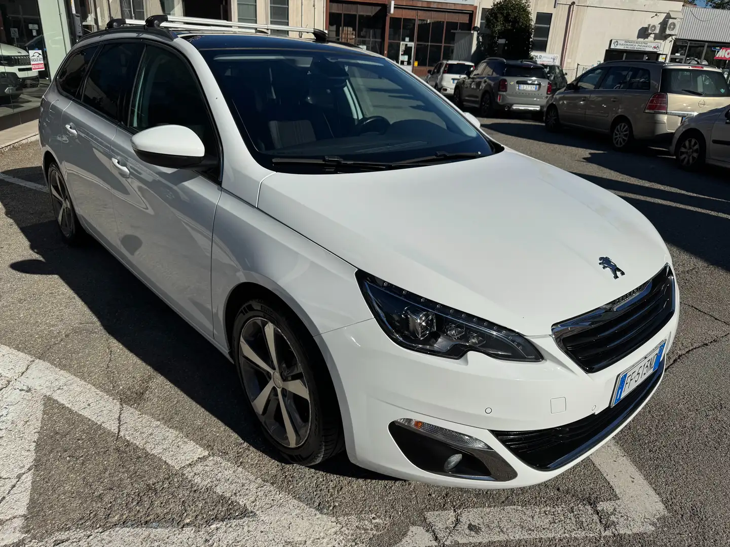 Peugeot 308 SW 1.6 bluehdi Allure aut.,FULL OPT.,AUTOCARRO 4 P Bianco - 2