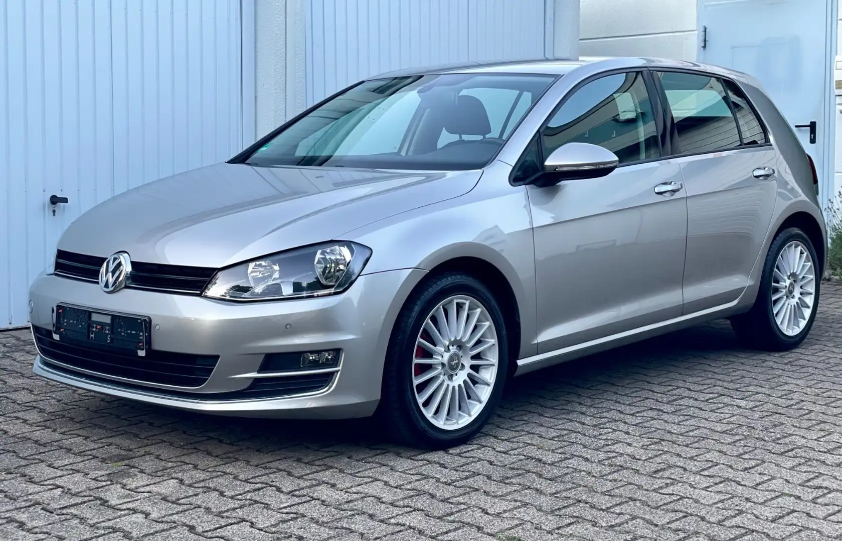 Volkswagen Golf VII Lim. 1.6TDI Highline BMT|PDC|1.Hand Zilver - 1