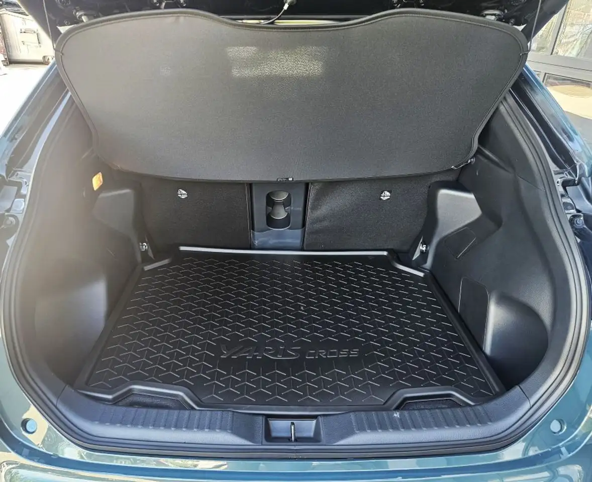 Toyota Yaris Cross Hybrid 130 1.5 VVT-i Style Plus 8