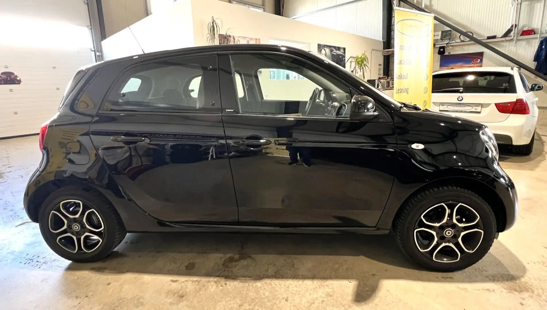 smart forFour Passion AUT*PDC*KLIMA*SITZH*TEMPO* Schwarz - 2