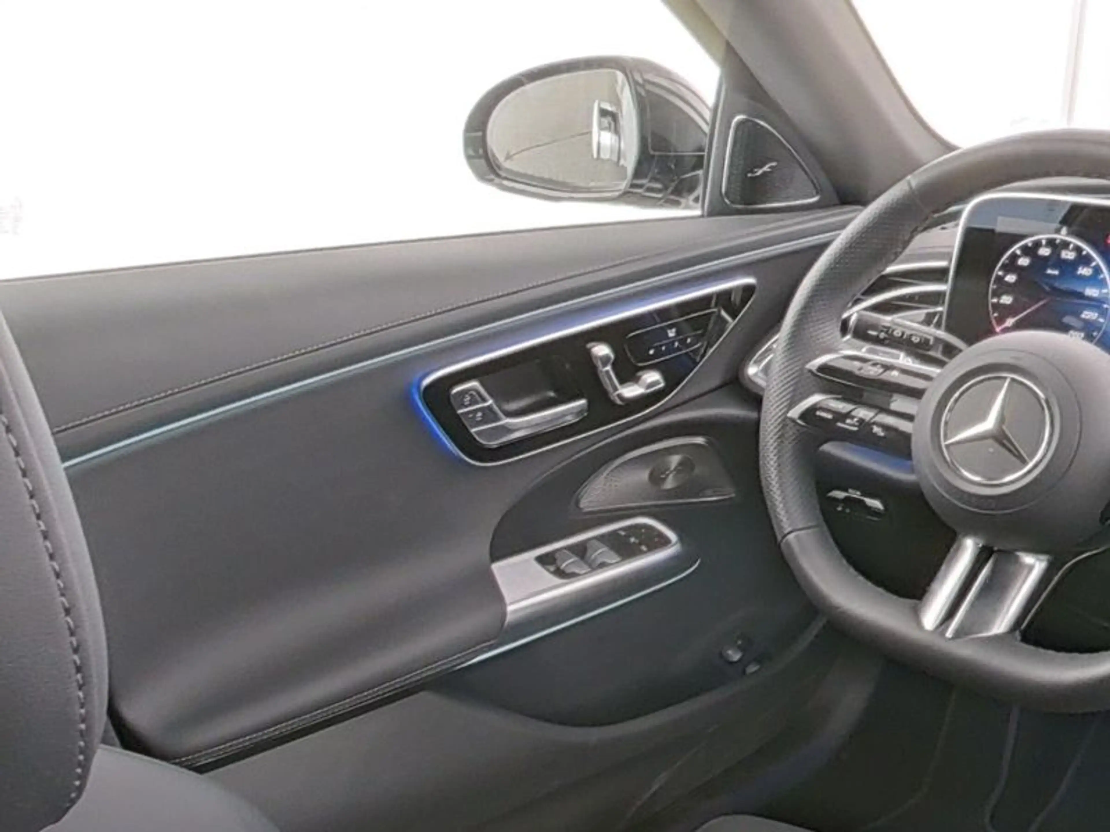Mercedes-Benz E 300 e T AMG/Edition/Super/DIGITAL/Pano/360/AHK — photo 9