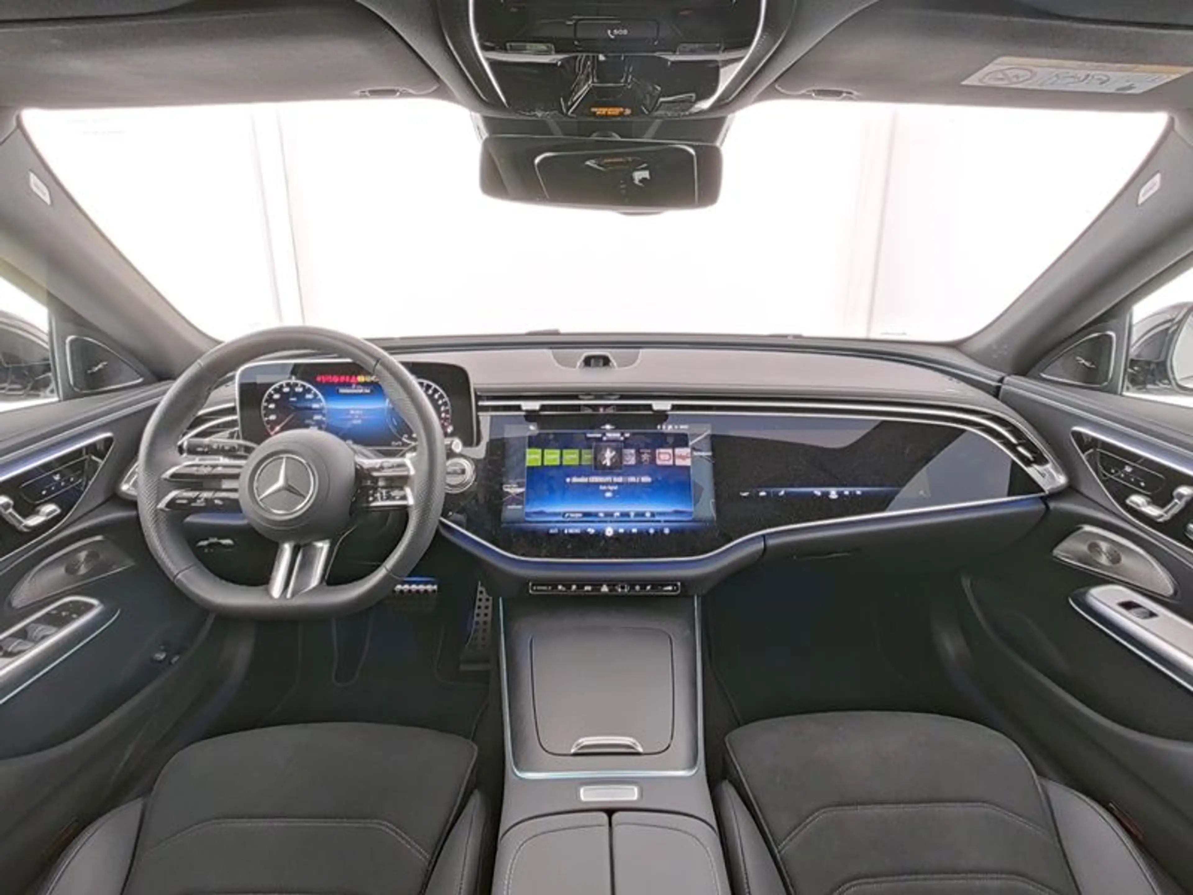 Mercedes-Benz E 300 e T AMG/Edition/Super/DIGITAL/Pano/360/AHK — photo 6