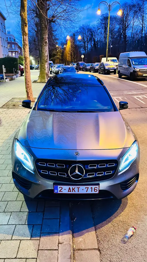 Mercedes-Benz GLA 200 GLA 200D AMG PACK Gris - 1