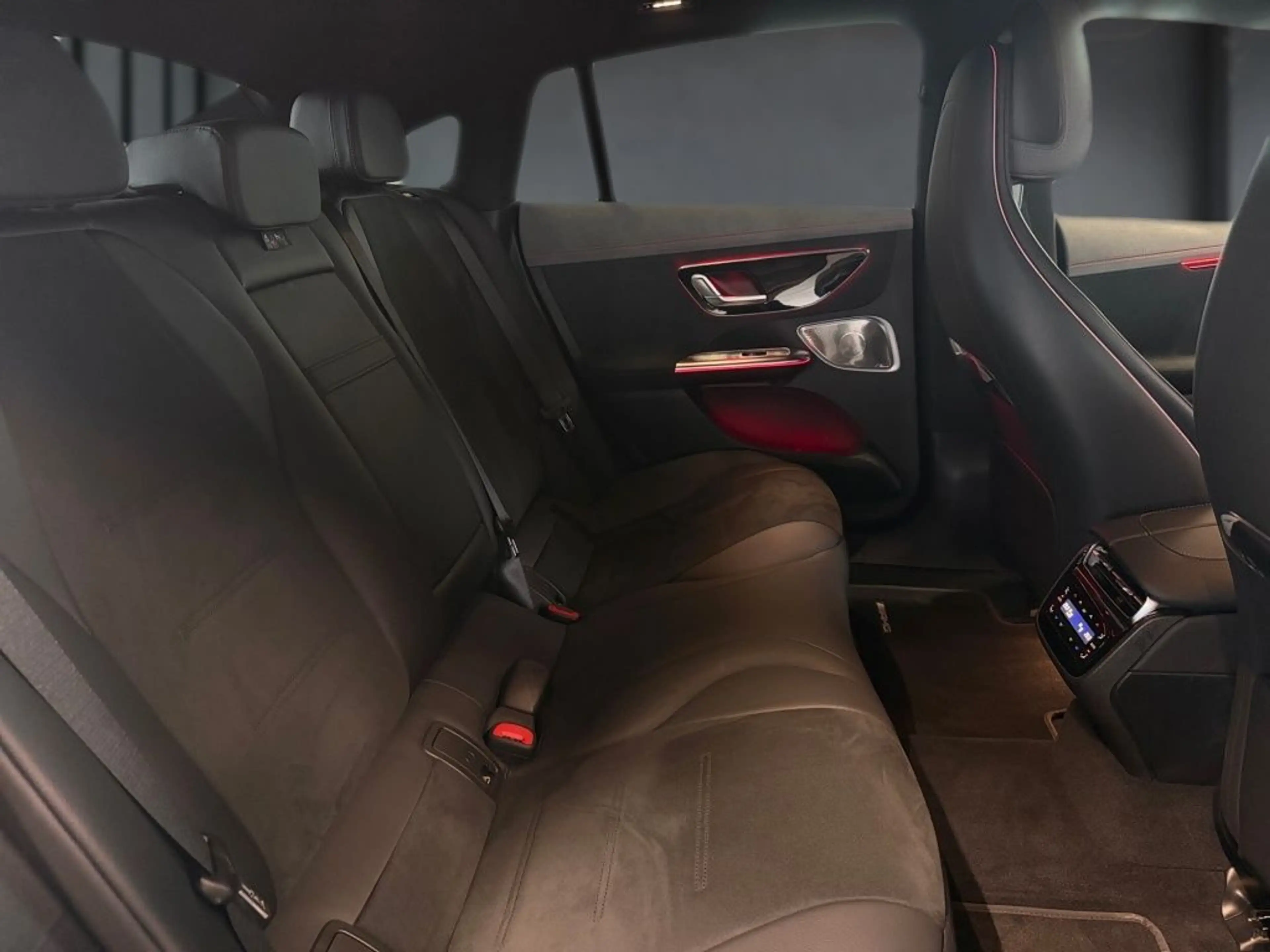 Mercedes-Benz EQE 350 4M AMG Night,DiG.L,AIRMATIC,HuD,BURM®3D — photo 10
