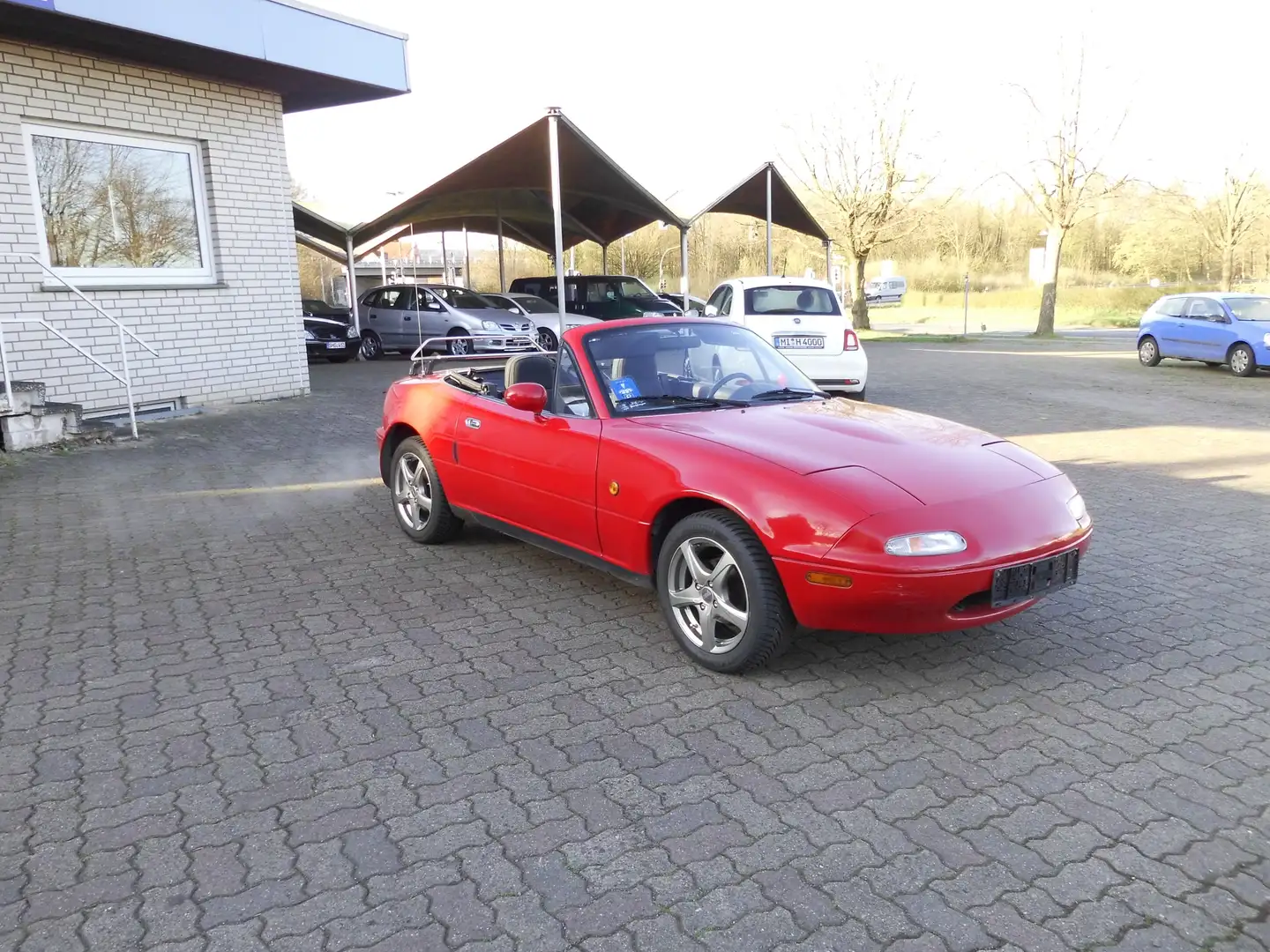 Mazda MX-5 Cabrio Rot - 1