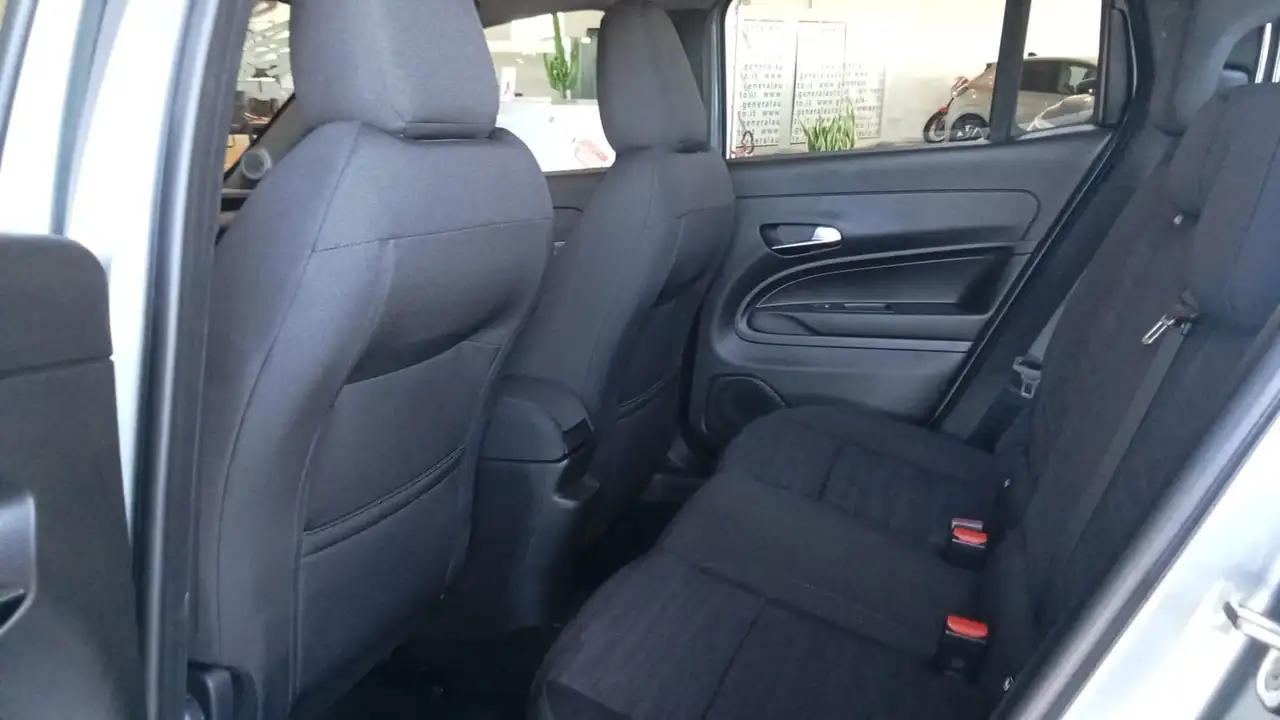 Jeep Avenger 1.2 Turbo e-Hybrid MHEV Longitude 5