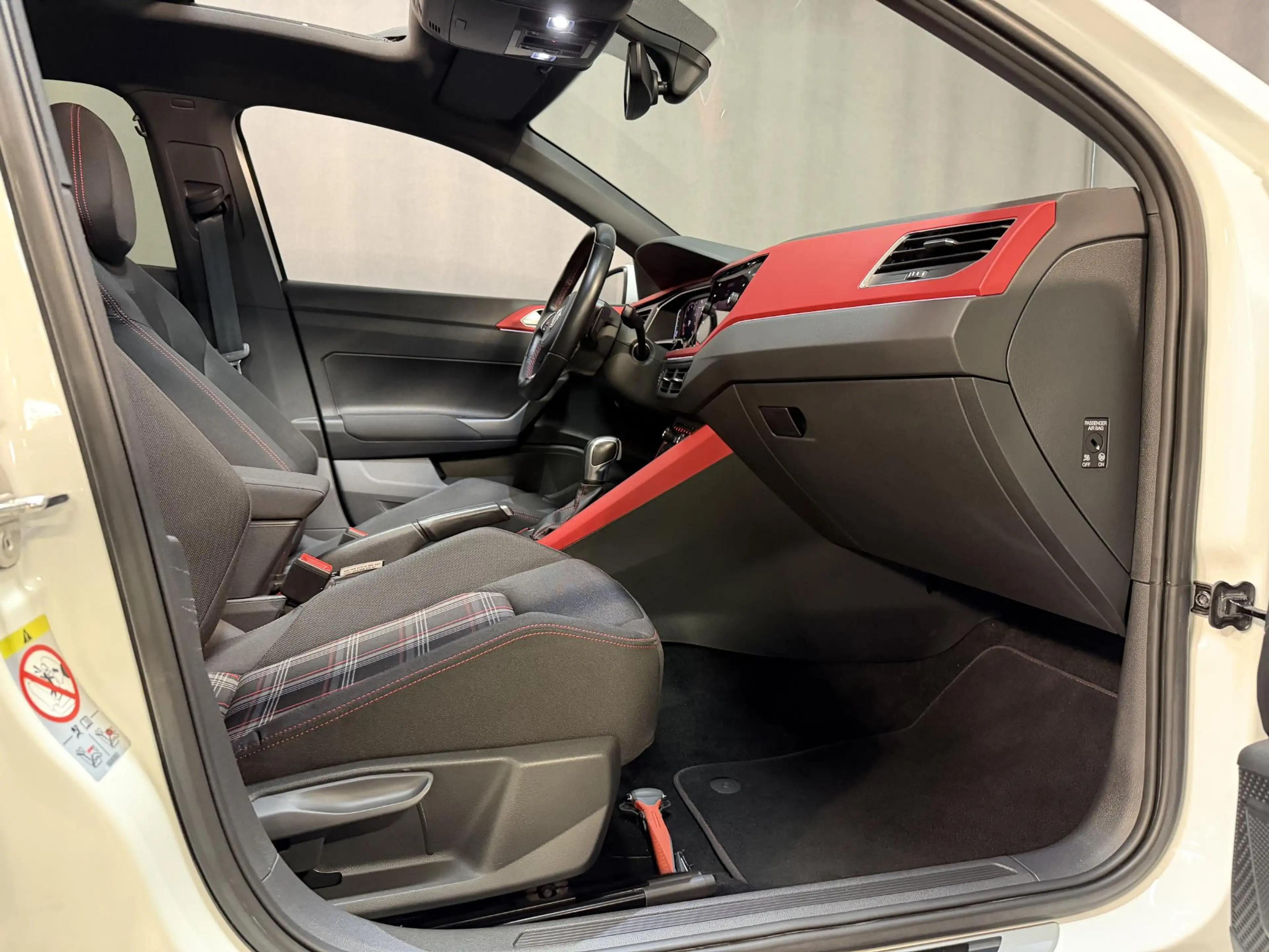 Volkswagen Polo GTI 2.0 TSI 17"/Panoramadak/Stoelverwarming/Keyless/Vi — photo 33