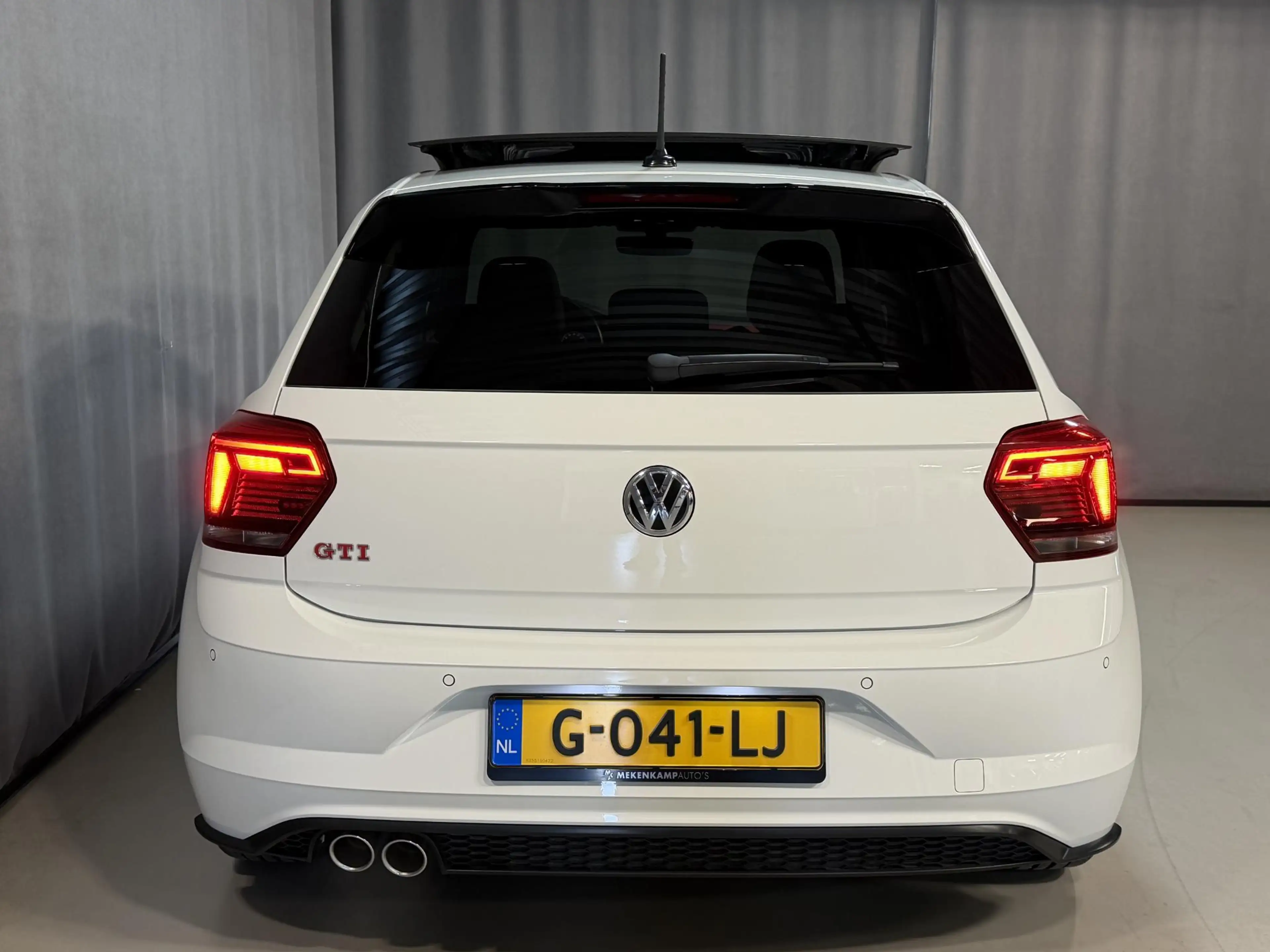 Volkswagen Polo GTI 2.0 TSI 17"/Panoramadak/Stoelverwarming/Keyless/Vi — photo 10