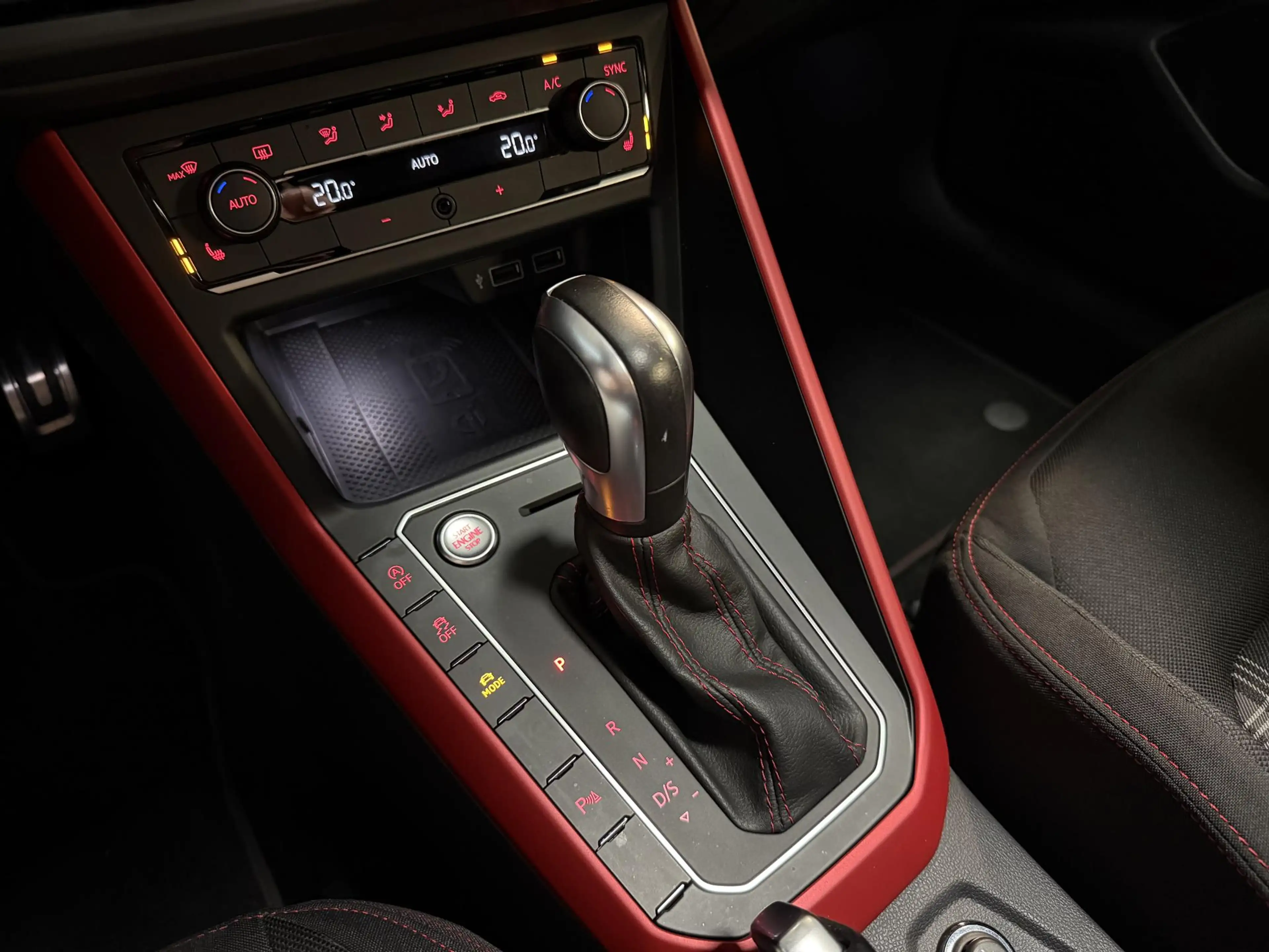 Volkswagen Polo GTI 2.0 TSI 17"/Panoramadak/Stoelverwarming/Keyless/Vi — photo 22