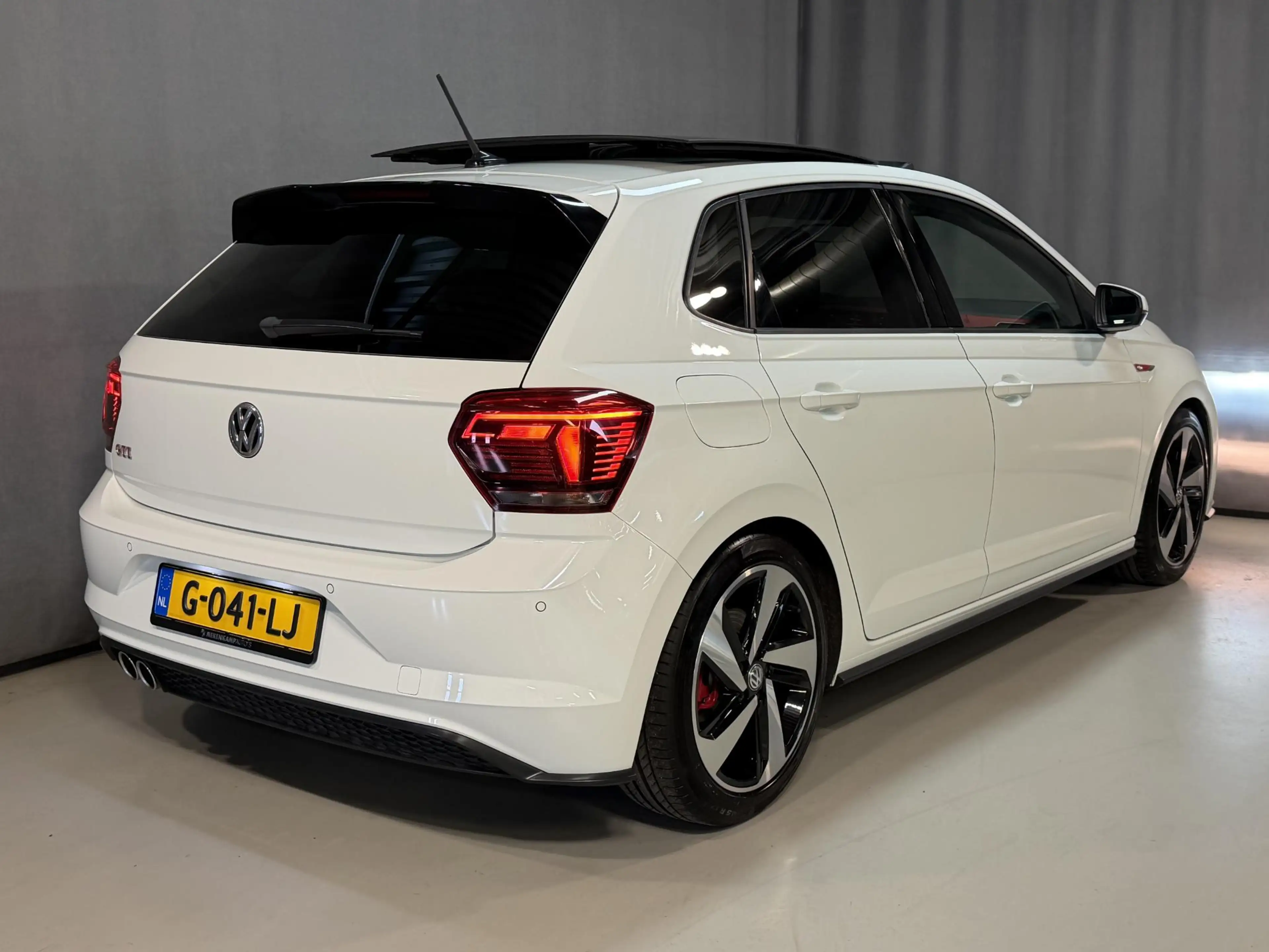 Volkswagen Polo GTI 2.0 TSI 17"/Panoramadak/Stoelverwarming/Keyless/Vi — photo 2