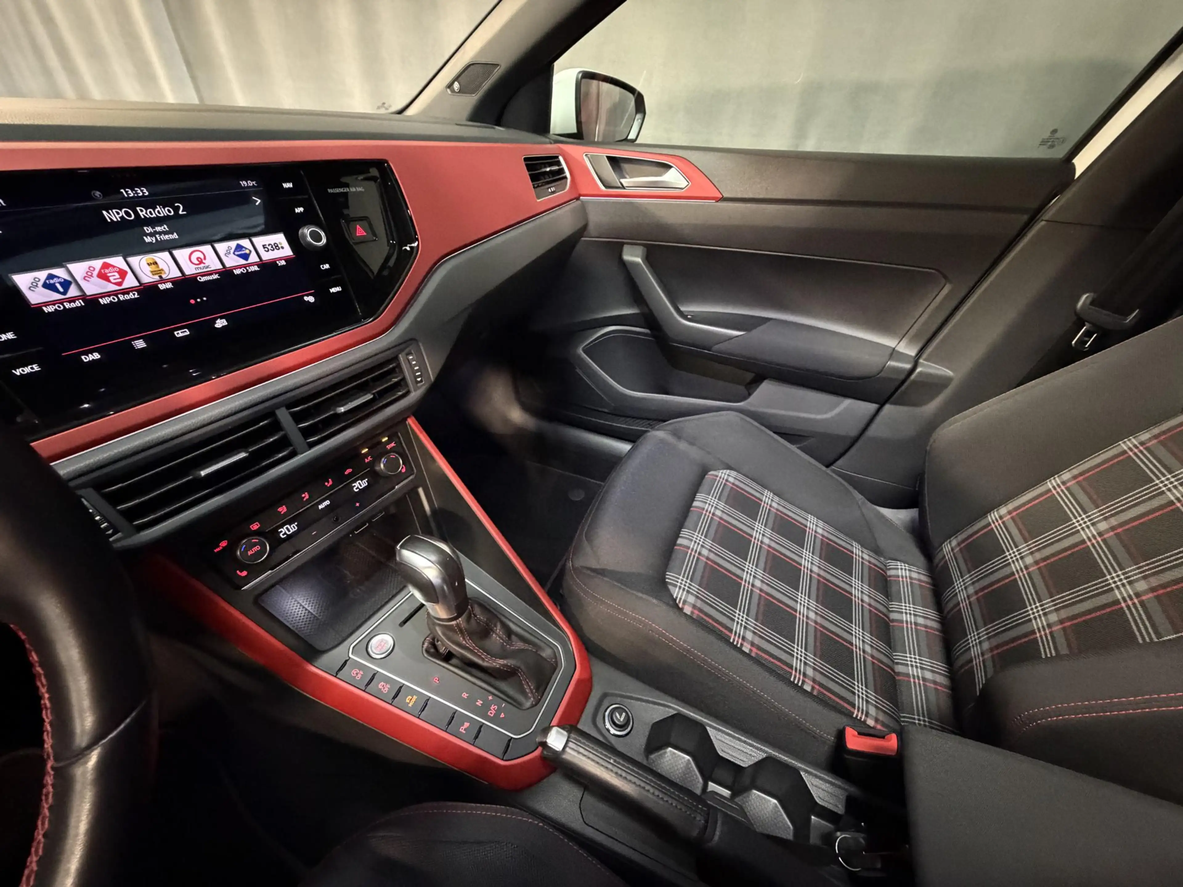 Volkswagen Polo GTI 2.0 TSI 17"/Panoramadak/Stoelverwarming/Keyless/Vi — photo 30