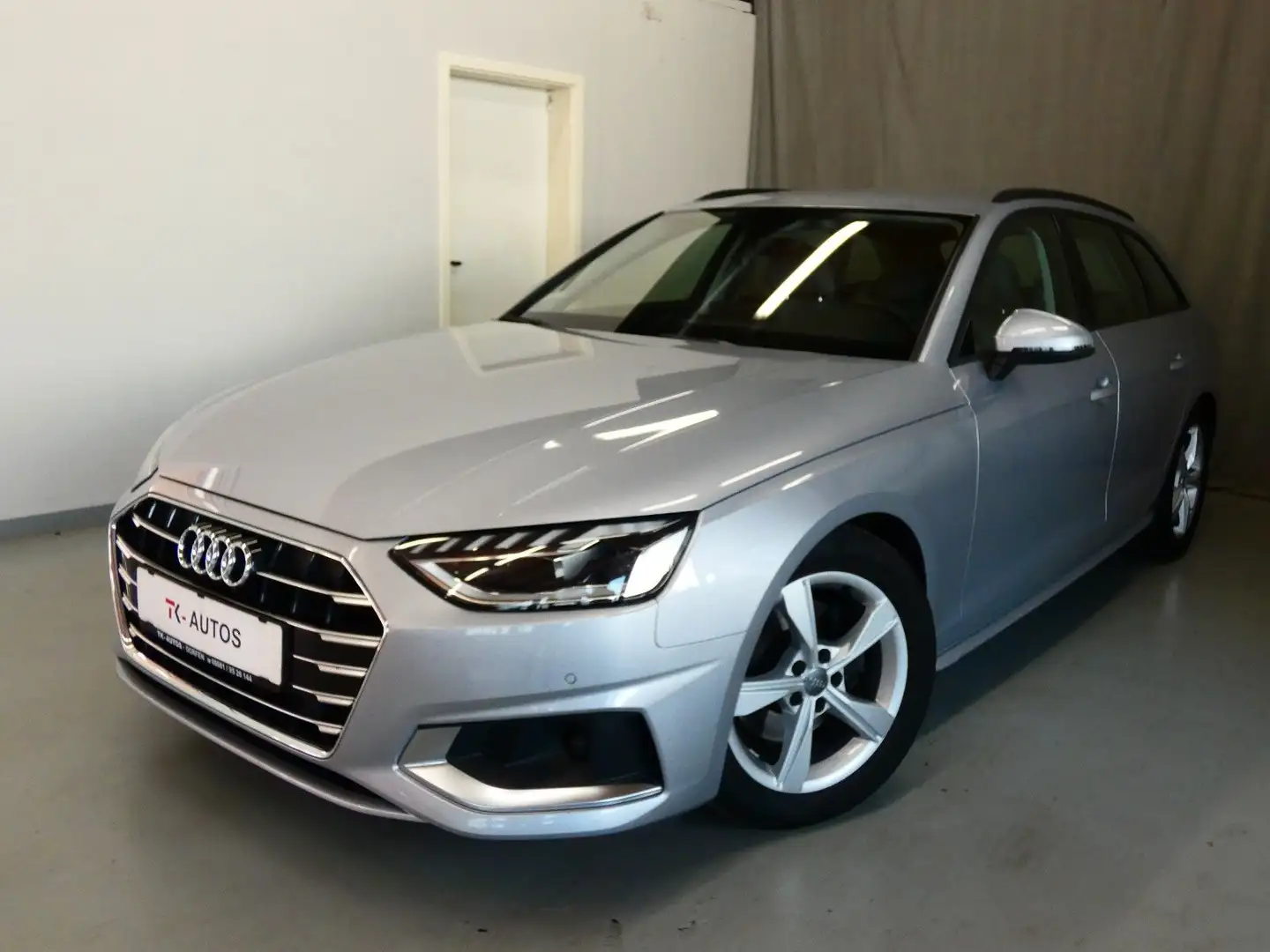 Audi A4 Avant 35 TDI Adv,1.Hand,Navi,LED,Tempo,S-Heft Argent - 1
