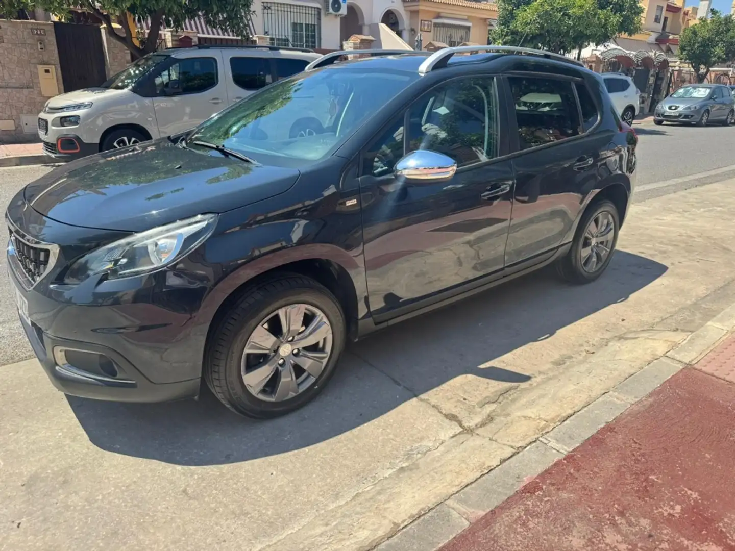 Peugeot 2008 1.2 PureTech S&S Active 110 Albastru - 2