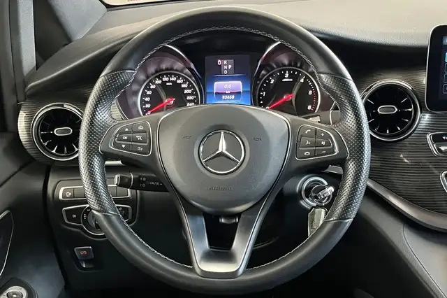 Mercedes-Benz V-Class view 14