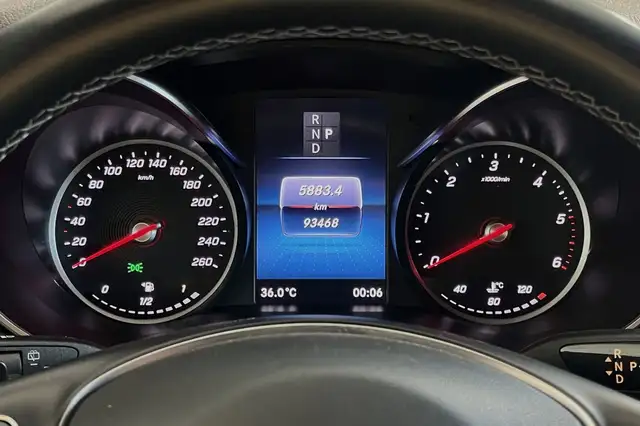 Mercedes-Benz V-Class view 9
