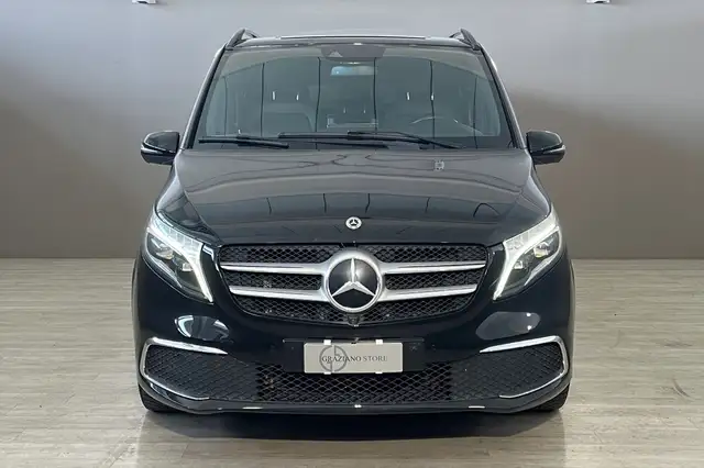 Mercedes-Benz V-Class view 2