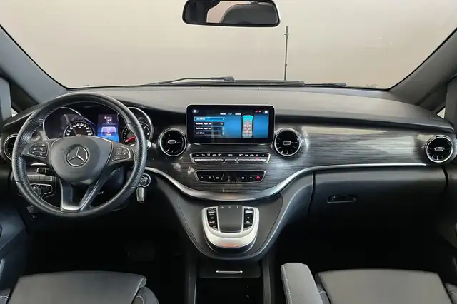 Mercedes-Benz V-Class view 12