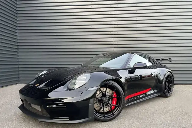 Porsche 911 view 3
