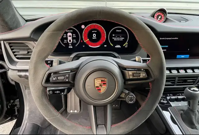 Porsche 911 view 15
