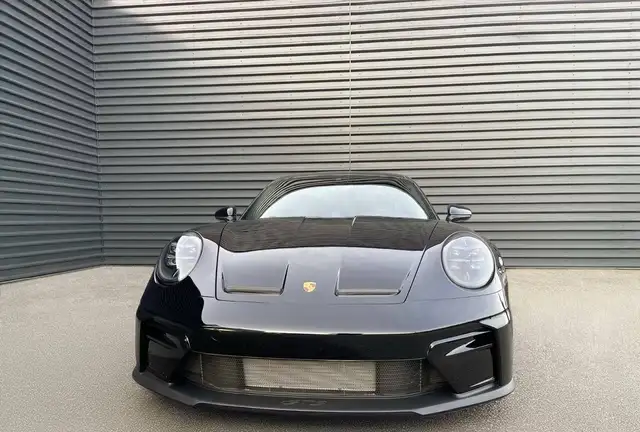 Porsche 911 view 2