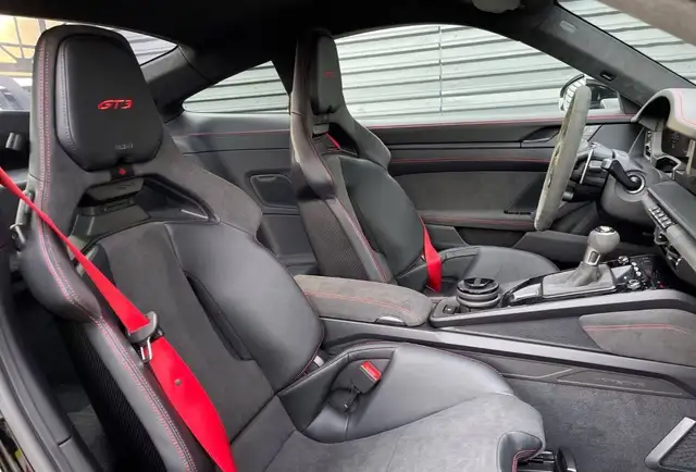 Porsche 911 view 13