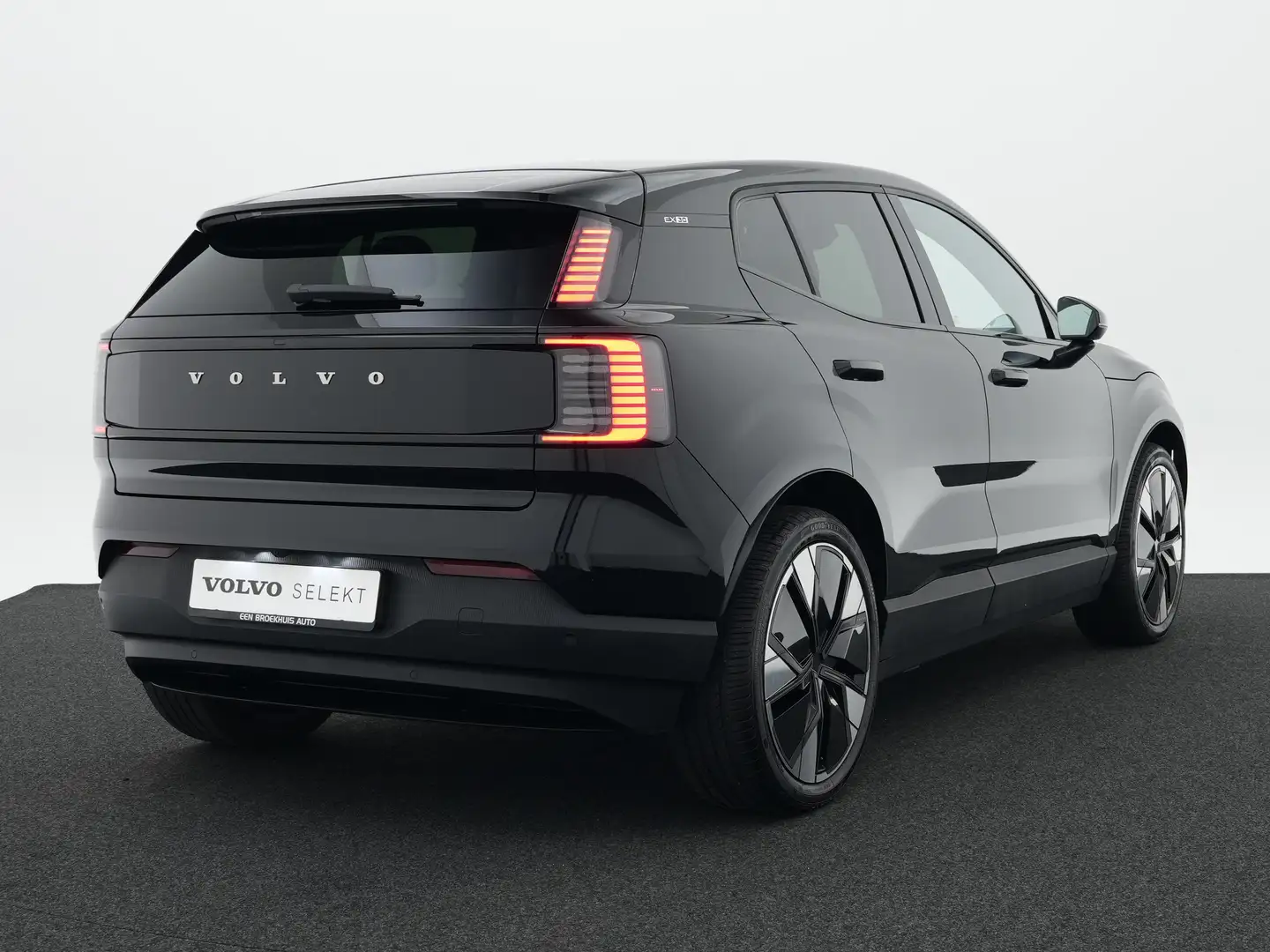 Volvo EX30 Twin Motor Performance Plus 428pk | 69 kWh | Harma Zwart - 2