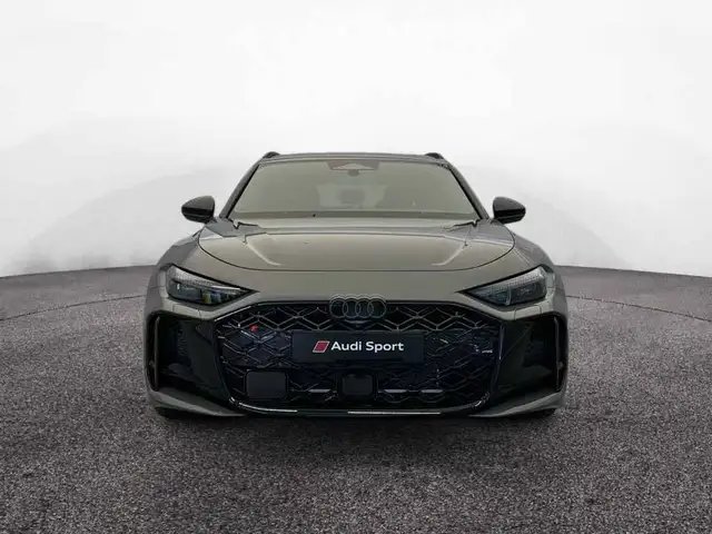 Audi RS5 view 5