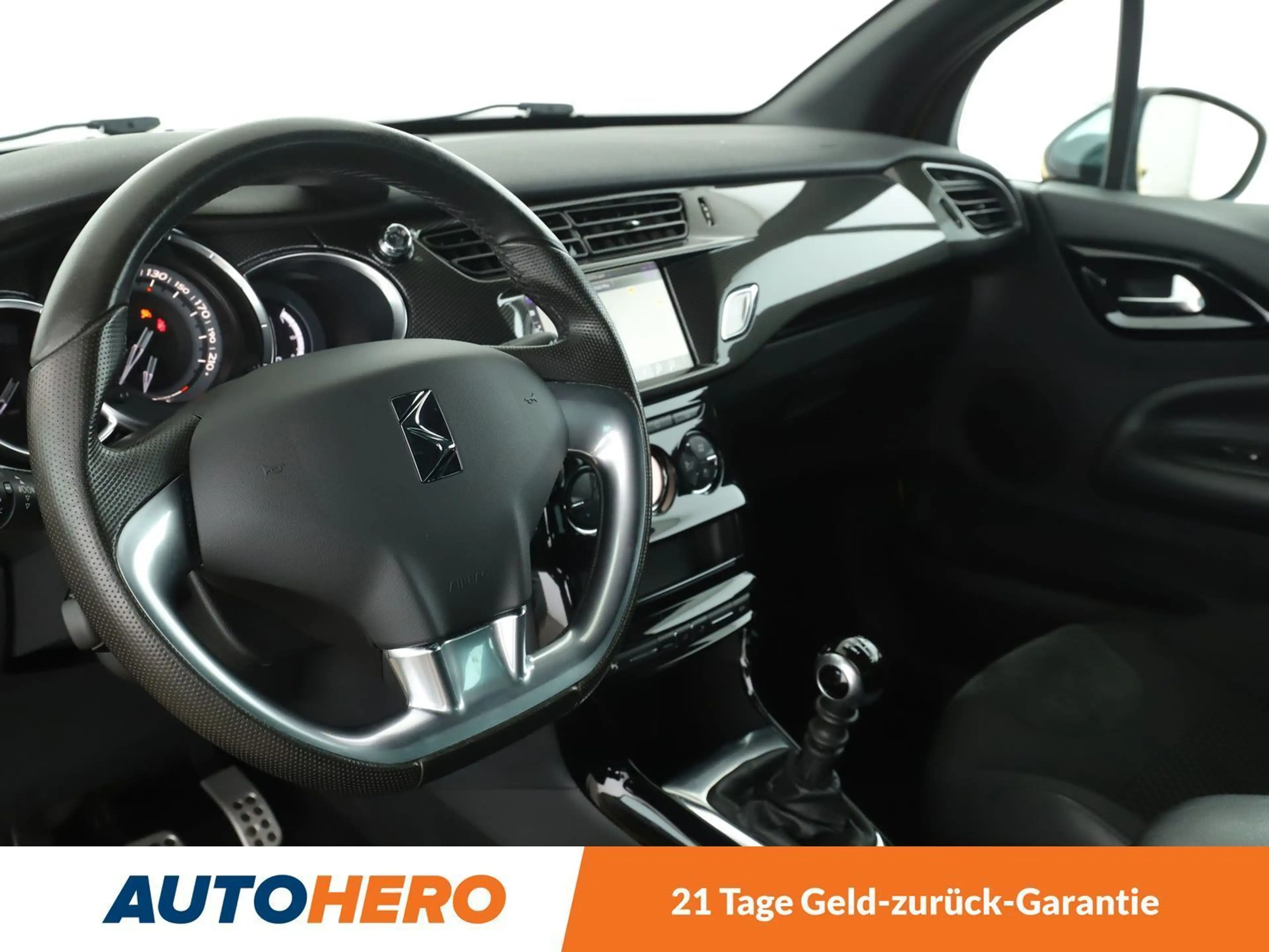 Citroen DS3 1.6 Blue-HDi SportChic *NAVI*TEMPO*PDC*SHZ* — photo 11