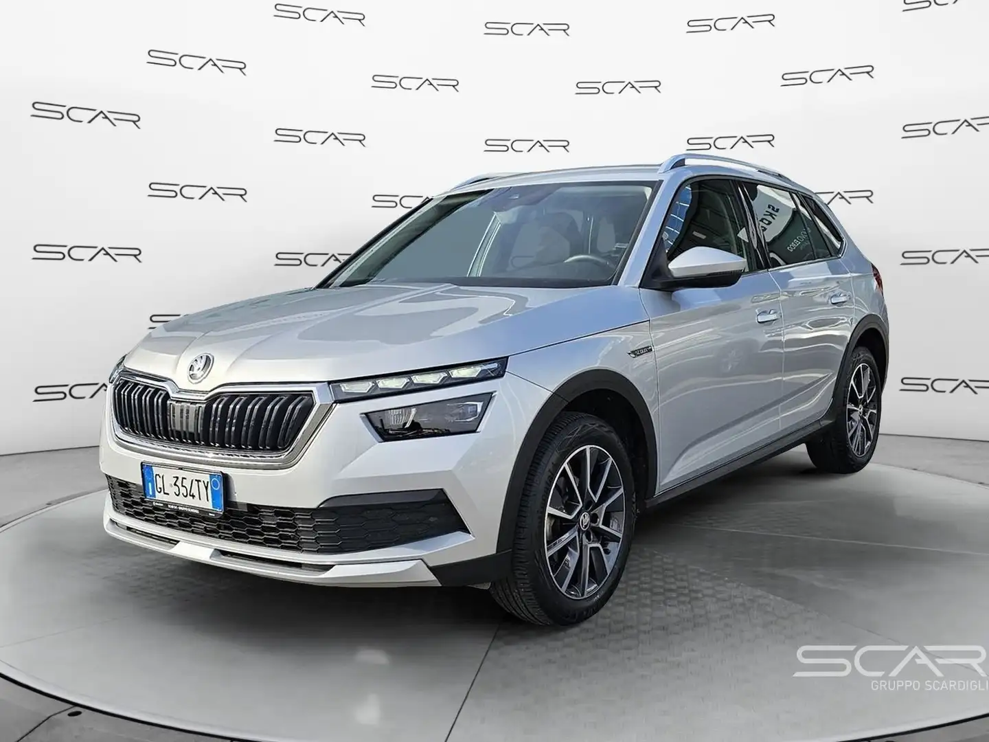 Skoda Kamiq Kamiq 1.0 TSI 110 CV ScoutLine Silber - 1