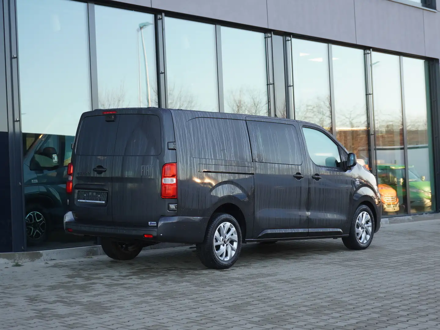 Fiat Scudo MultiCab L3 180 AT8 / Winterpaket + Navi Grau - 2