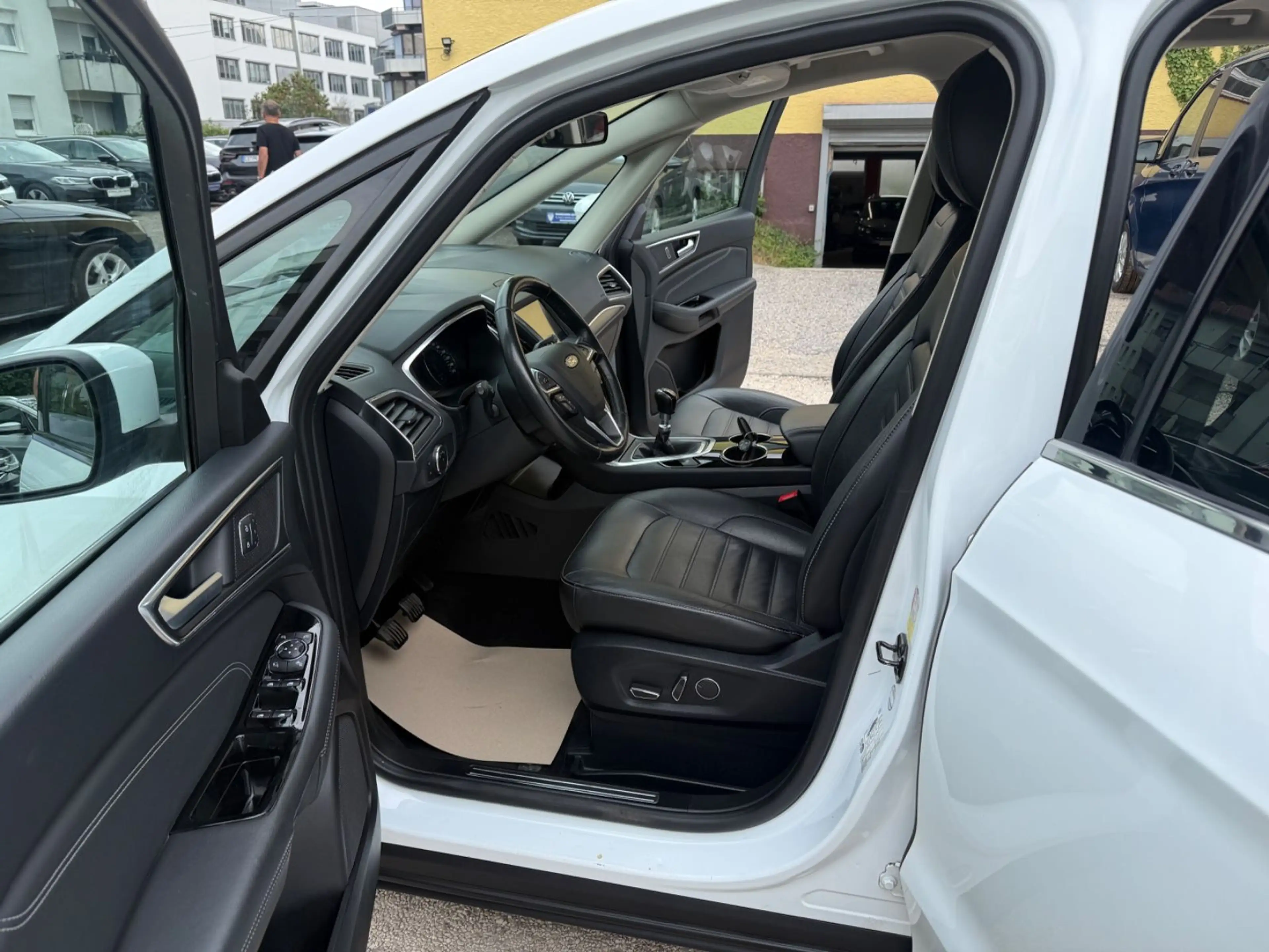 Ford Galaxy Titanium LED Kamera Leder AHK StHz 7-Sitz — photo 9