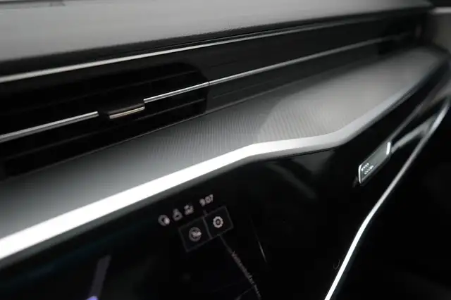 Audi A6 view 25