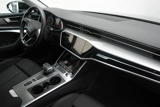 Audi A6 view 8