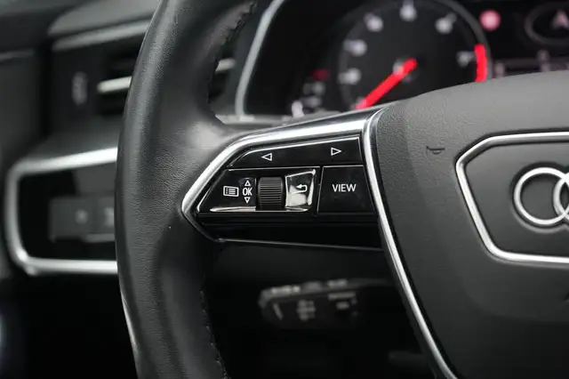 Audi A6 view 16