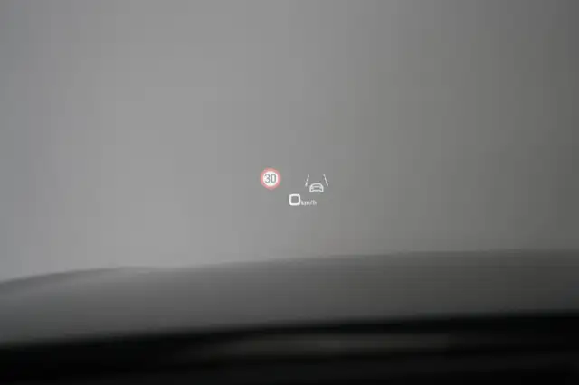 Audi A6 view 21