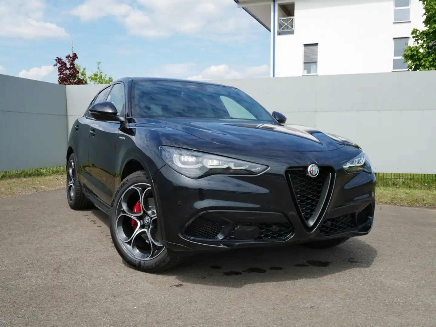 Alfa Romeo Stelvio VELOCE 2.2 DIESEL 16V 210 PS AT8 Q4 Schwarz - 2